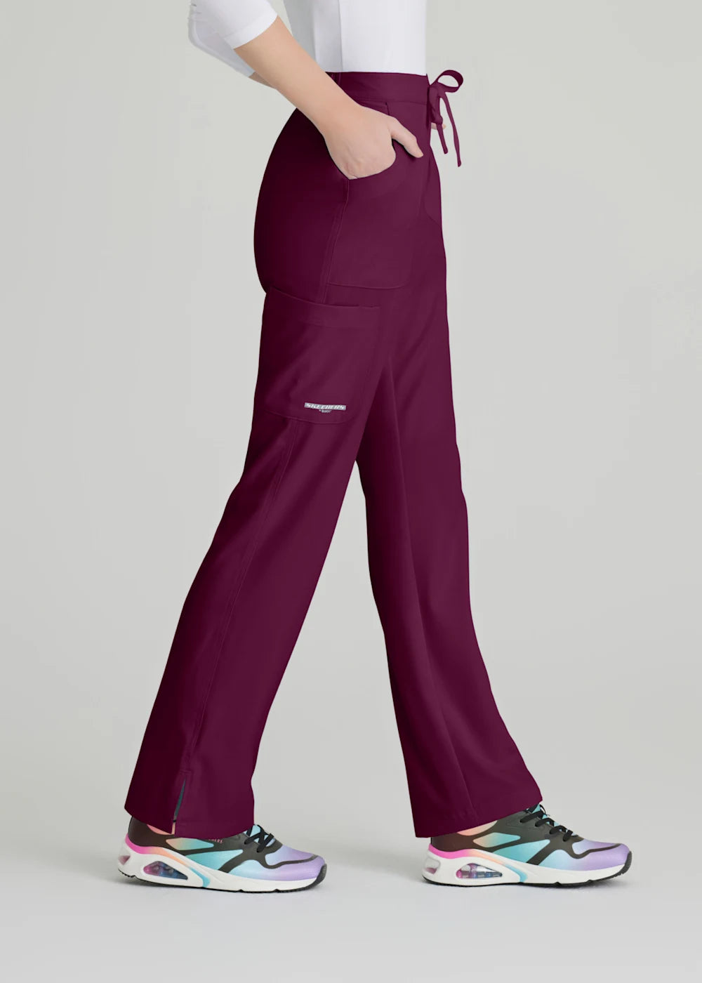 Pantalón cargo wine skechers